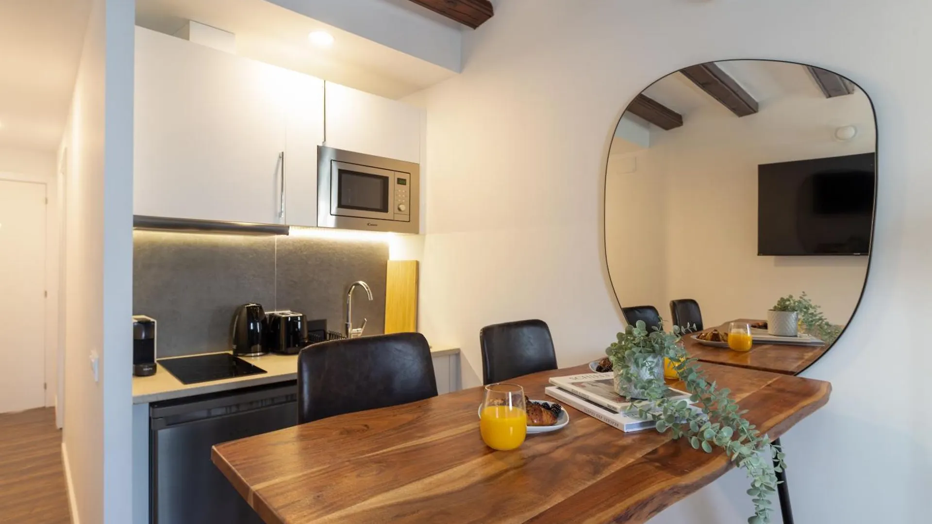 Fantastic Suites Gothic 00 Barcelona 0*,  Spain