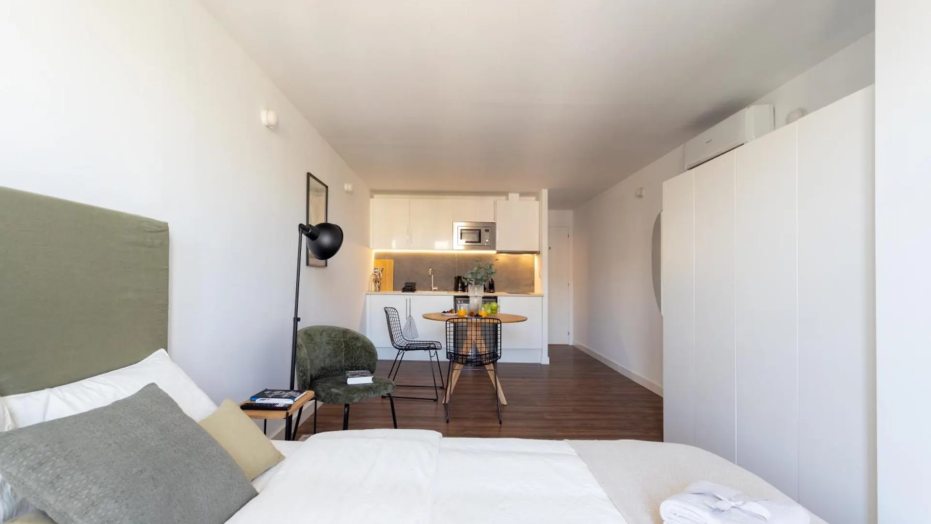 Apartment Fantastic Suites Gothic 00 Barcelona