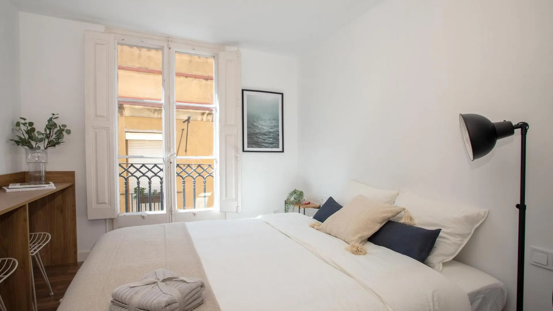 Apartment Fantastic Suites Gothic 00 Barcelona